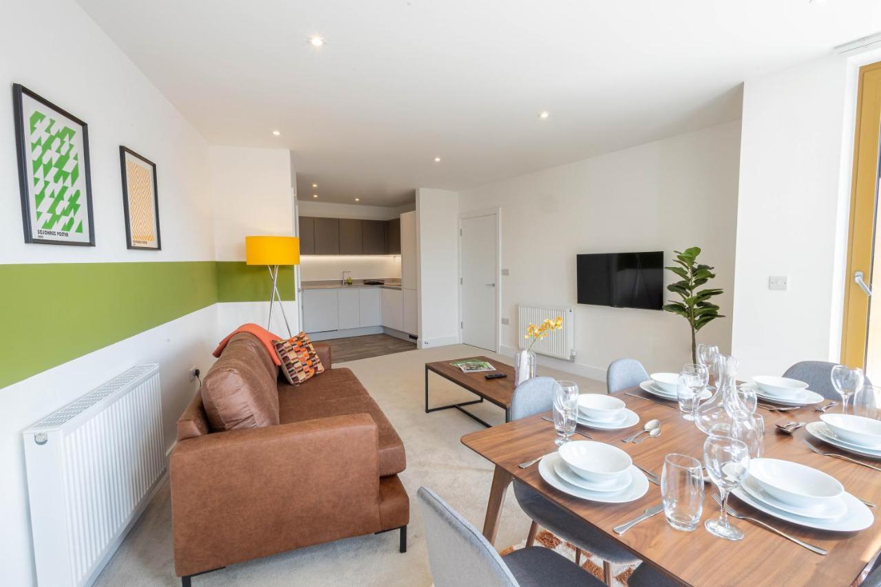 Modern Apartments With Balcony In Merton Near Wimbledon By Sojo Stay Mitcham Exterior foto